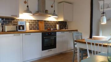 Cottage, 1 Tempat Tidur Double dengan tempat tidur Sofa | Dapur pribadi | Lemari es, oven, kompor, dan mesin pencuci piring