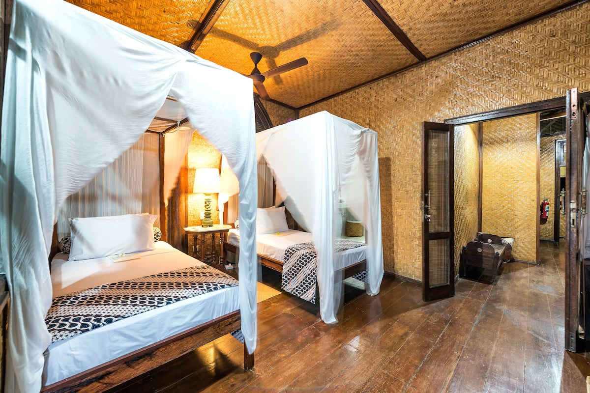 Traditional Double or Twin Room, 1 Bedroom, Garden View (Villa Kayu 1A) | 1 bilik tidur, peralatan tempat tidur premium, peti besi dalam bilik 