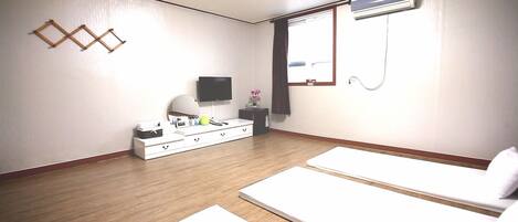 Escrivaninha, Wi-Fi de cortesia, roupa de cama