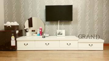 Desk, free WiFi, bed sheets