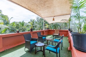 Premium Deluxe Room with Terrace | Balcony - Zense Resort (Candolim)