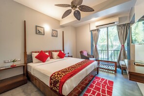 Deluxe Room | Egyptian cotton sheets, premium bedding, Select Comfort beds - Zense Resort (Candolim)