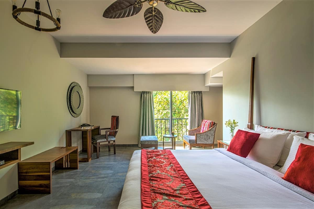 Deluxe Room | 1 bedroom, premium bedding, Select Comfort beds, in-room safe
