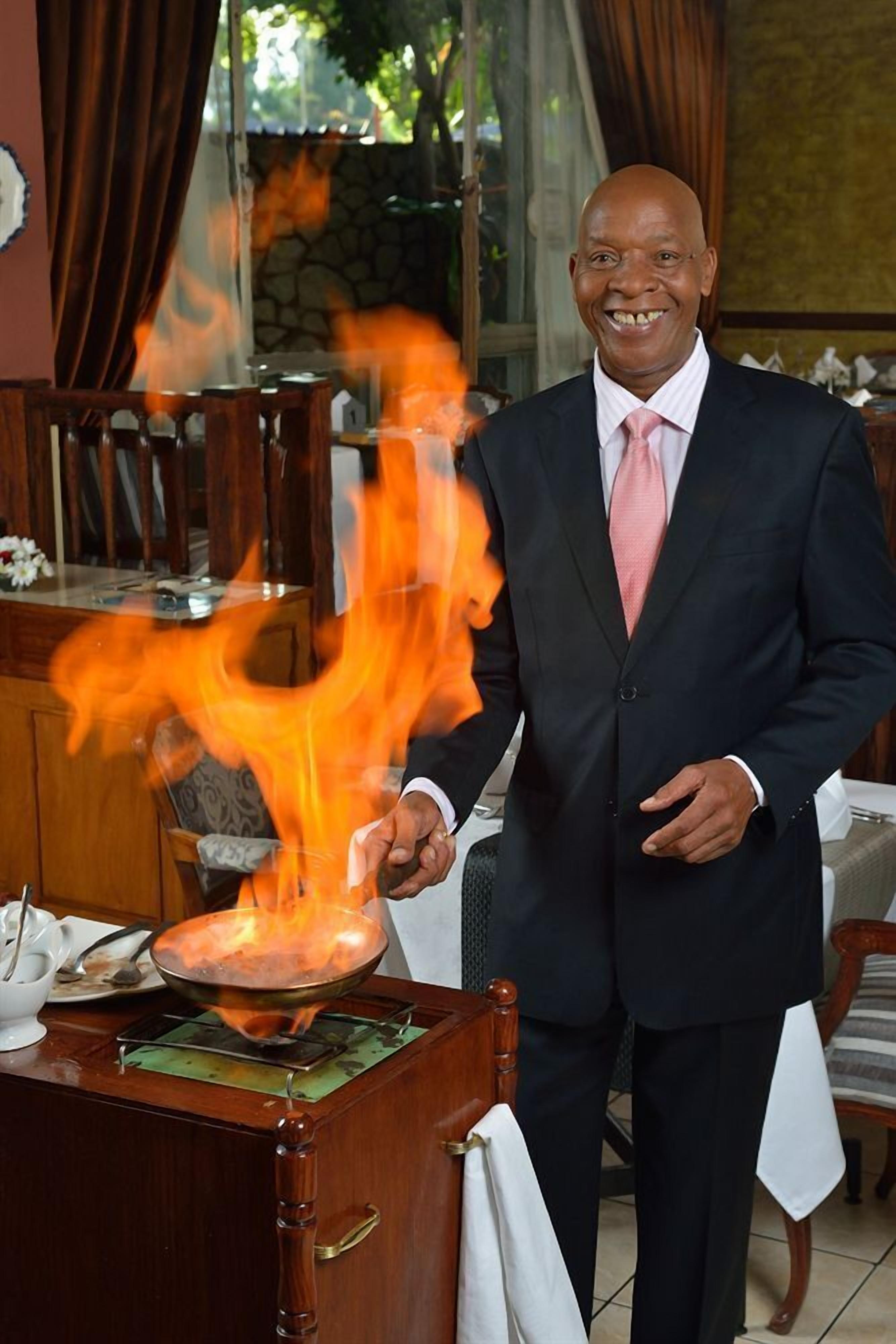 2 restaurants, breakfast, lunch, dinner served; British cuisine 