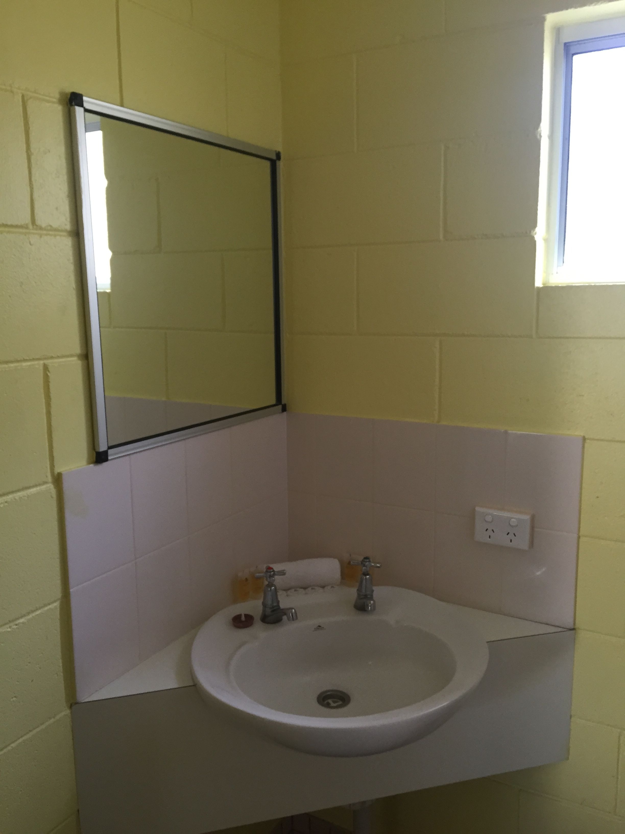 shower, free toiletries, towels