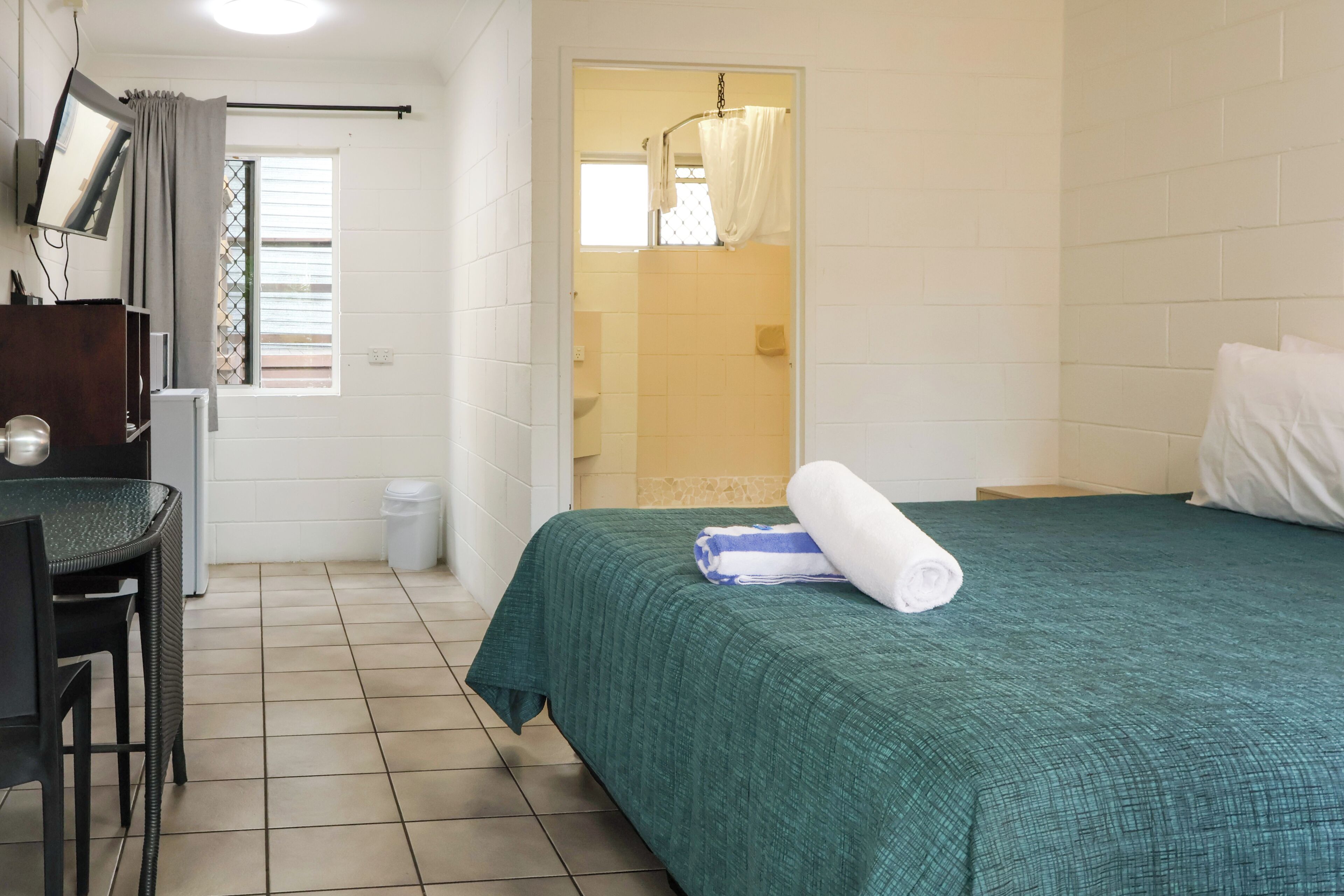 Camera Standard, 1 letto queen | Biancheria da letto di alta qualità, ferro/asse da stiro, lenzuola