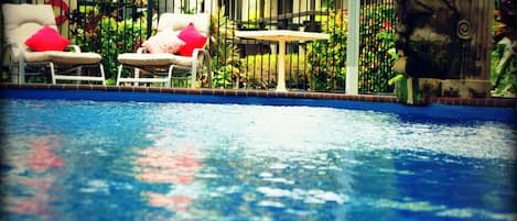 2 outdoor pools, sun loungers