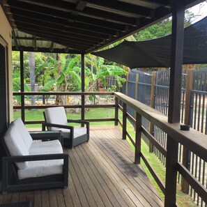 Deluxe Studio, Ocean View | Premium bedding, iron/ironing board, bed sheets