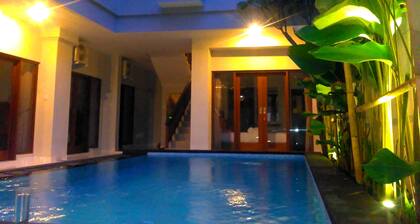 Spunky Premiere Kuta