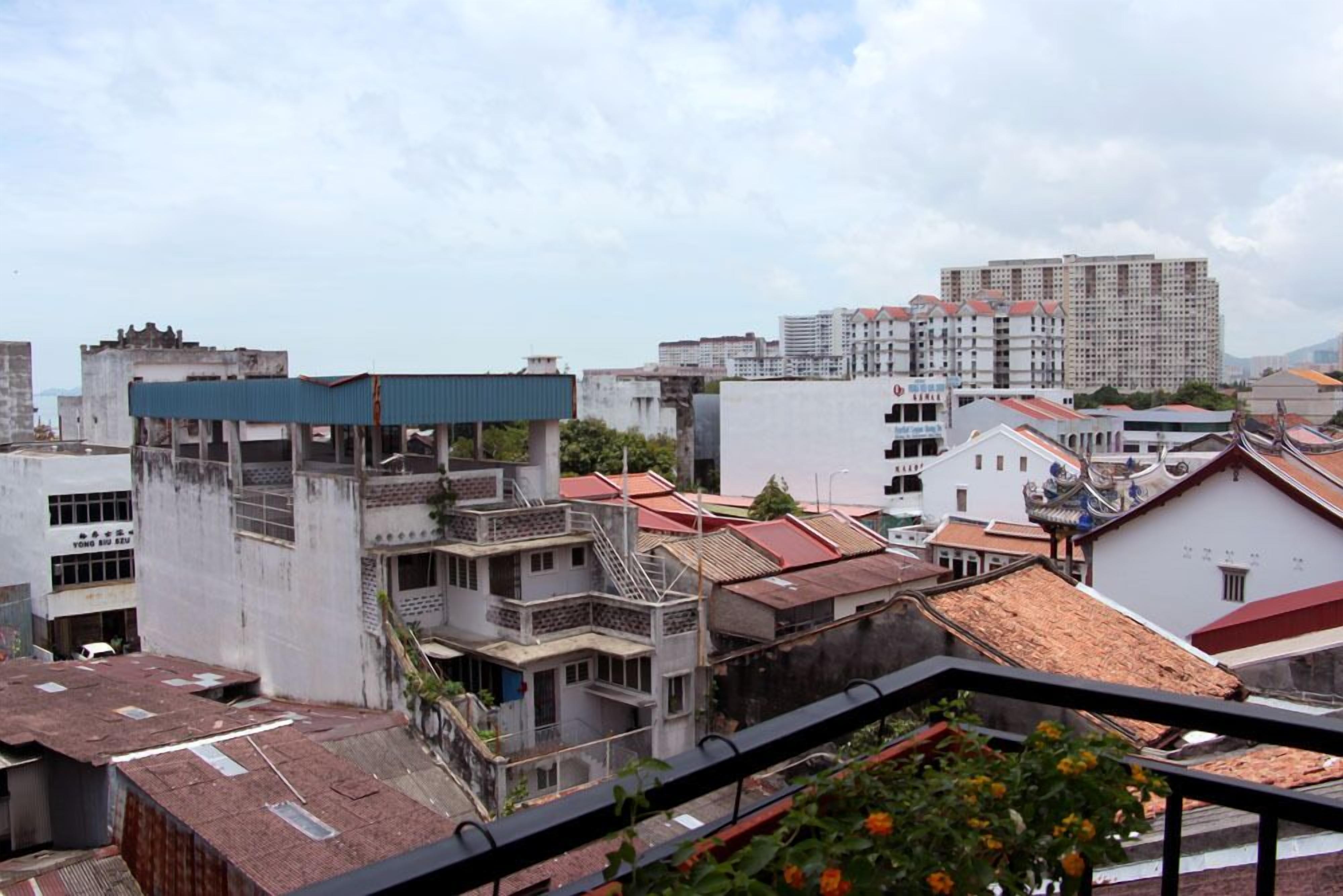 luxury double standard room | in-room safe, desk, iron/ironing board, free wifi