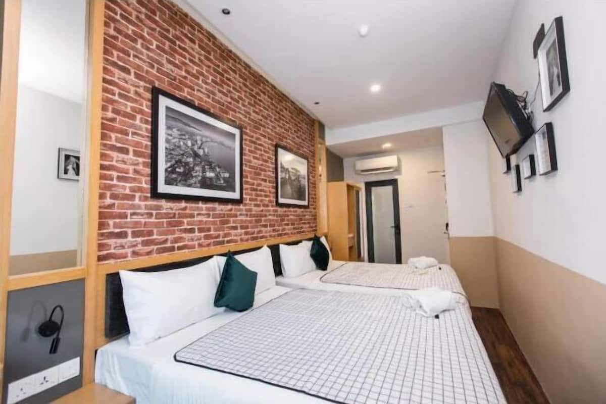 In-room safe, desk, iron/ironing board, free WiFi
