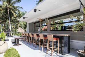 Bar (in der Unterkunft)