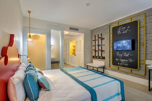 Minibar con artículos gratuitos y sistema de insonorización 