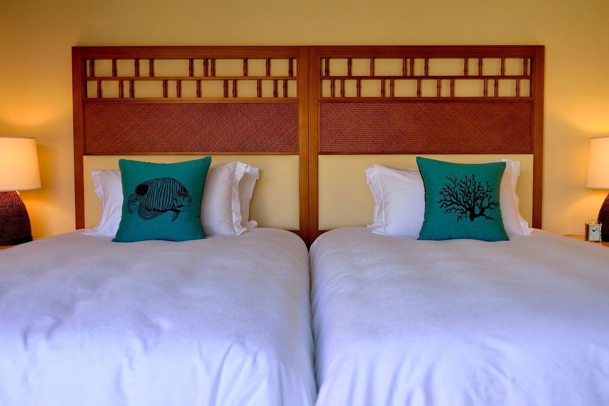 Minibar, in-room safe, desk, iron/ironing board