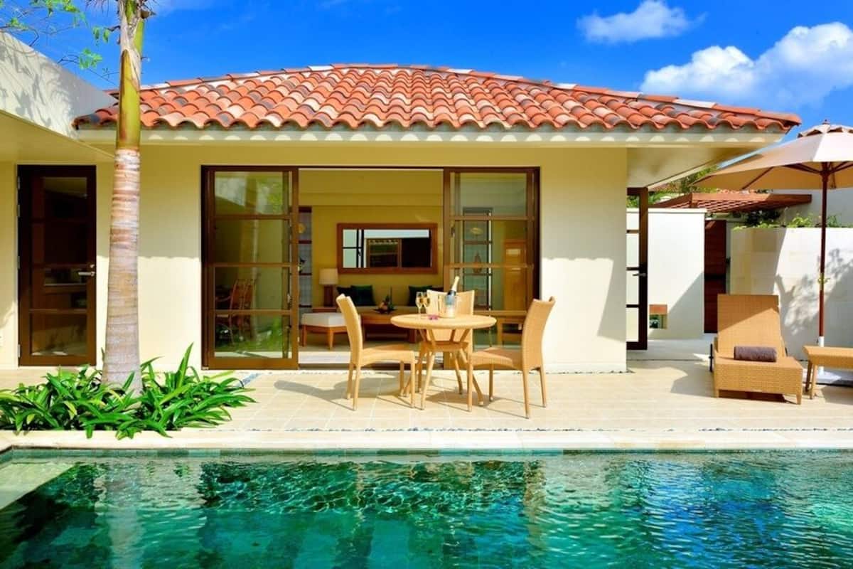 Pool | Seasonal outdoor pool