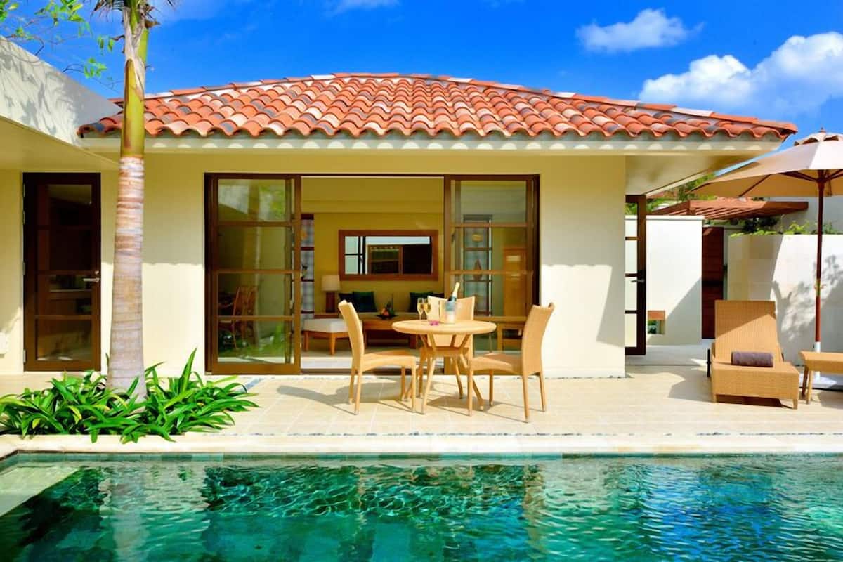 Pool | Seasonal outdoor pool