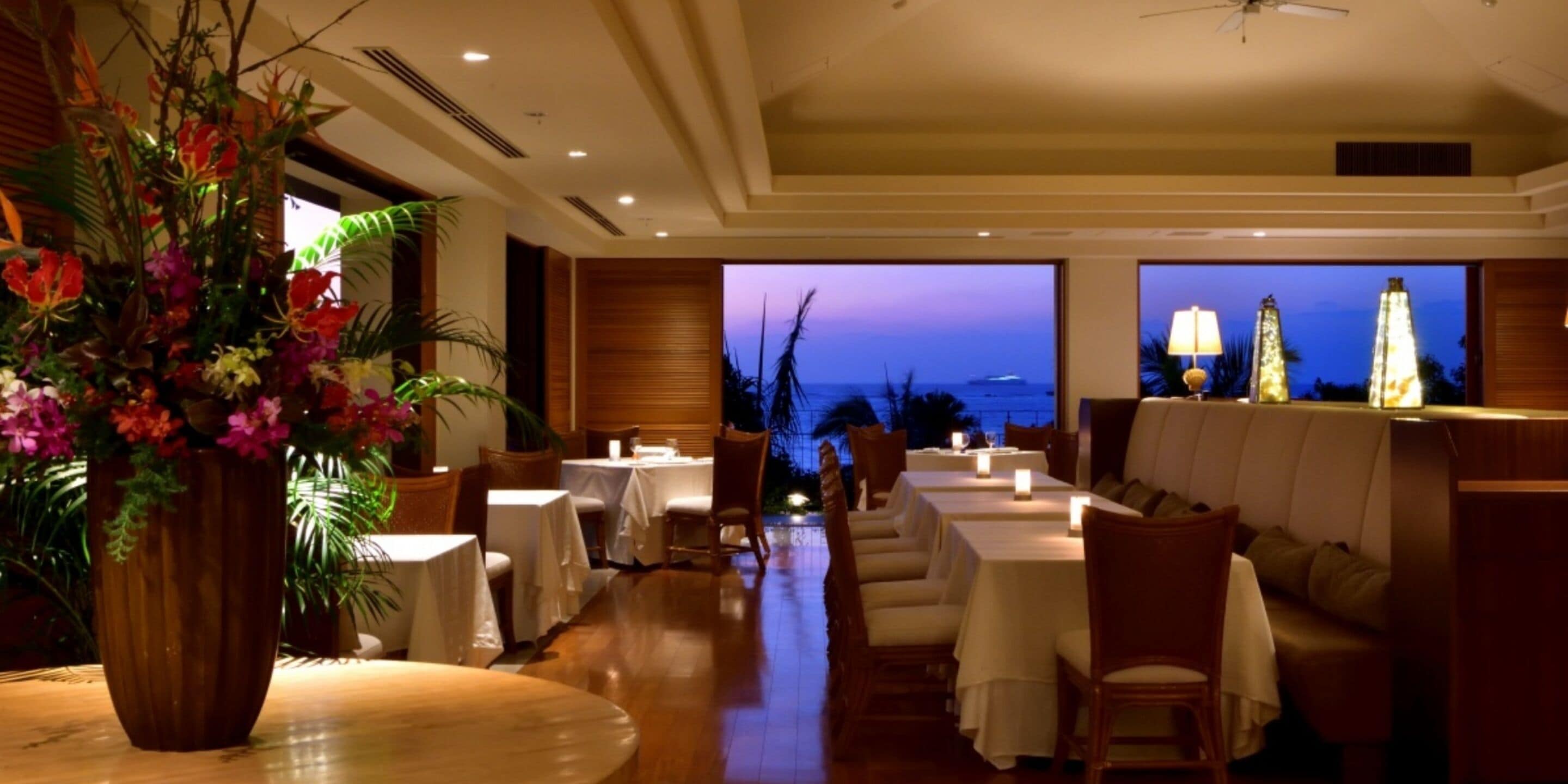 Breakfast and dinner served