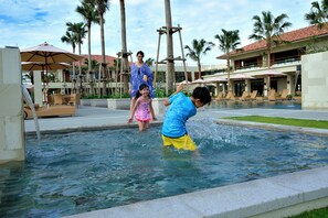 Seasonal outdoor pool - The Uza Terrace Beach Club Villas (Yomitan)