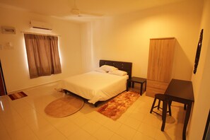 Phòng Tiêu chuẩn | Bàn, giường gấp/giường phụ (phụ phí)