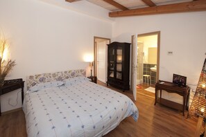 Suite, 1 Bedroom, Hill View