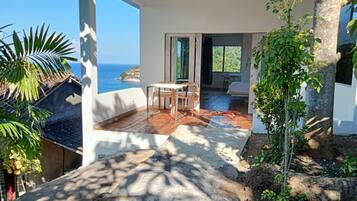 Seaview Bungalow | Terrace/patio