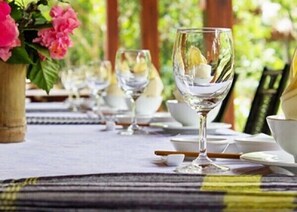 Breakfast, lunch, dinner served; Vietnamese cuisine 