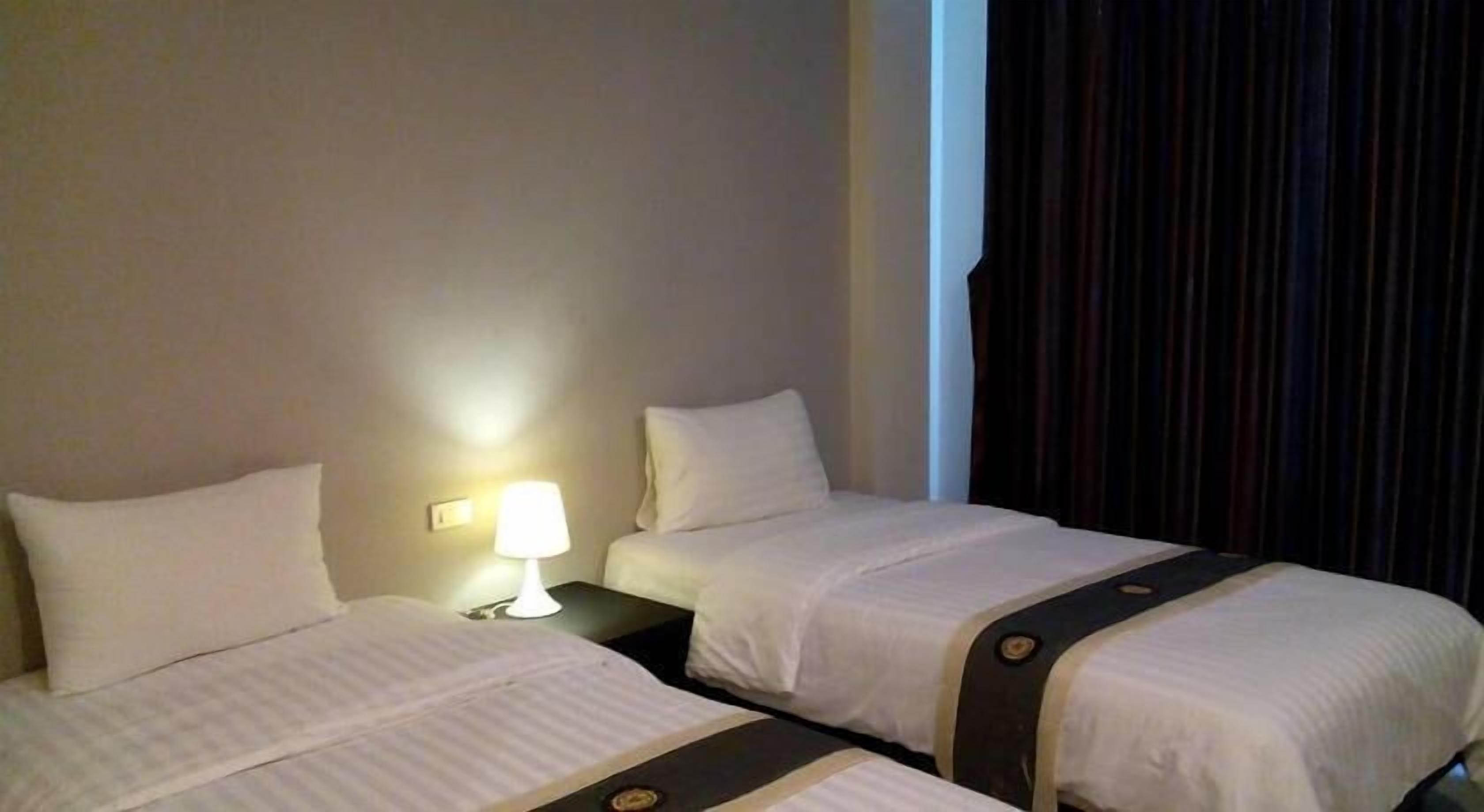 Hypo-allergenic bedding, desk, blackout curtains, rollaway beds
