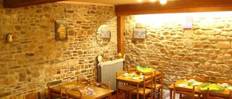 Desayuno buffet (EUR 8.00 por persona)