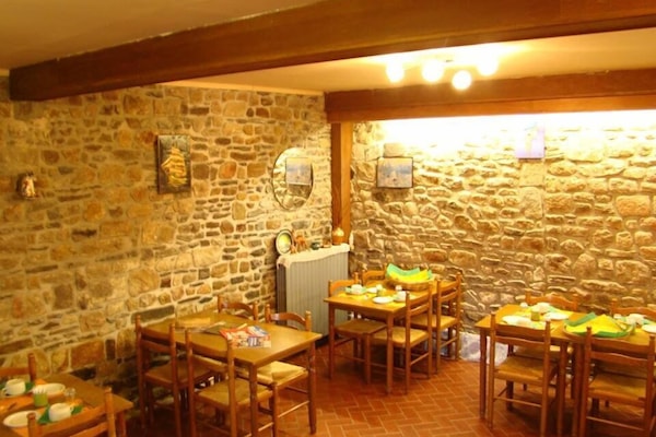 Colazione a buffet, servita tutte le mattine (8.00 EUR a persona)