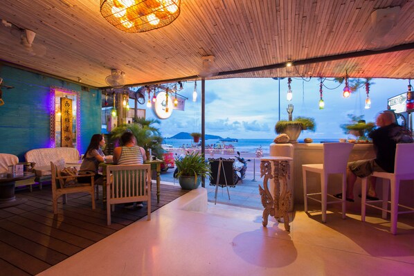 International cuisine - Barefoot Hotel Kalim Beach Front (Patong)