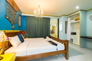 In-room safe, individually decorated, individually furnished, desk - Barefoot Hotel Kalim Beach Front (Patong)