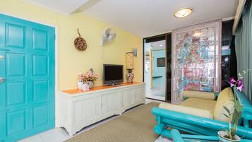 公寓, 1 间卧室, 海景 | 客房内保险箱、特色装修、特色家居、办公桌