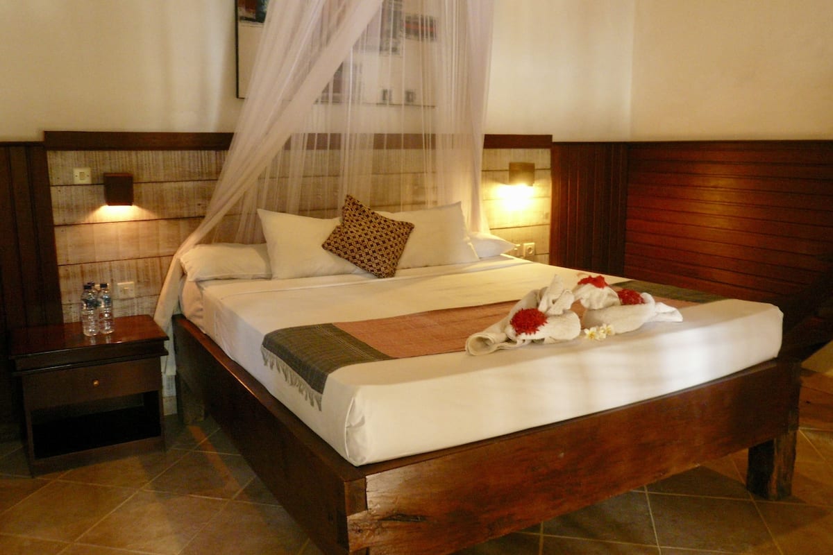 1 bedroom, premium bedding, in-room safe, desk
