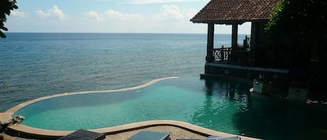 Outdoor pool, sun loungers