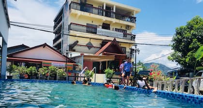 Mountain View Riverside Boutique Hotel