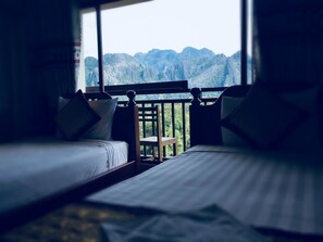 Superior-Zweibettzimmer, 1 Schlafzimmer, Bergblick | Betten mit Memory-Foam-Matratzen, Minibar, Zimmersafe, Schreibtisch