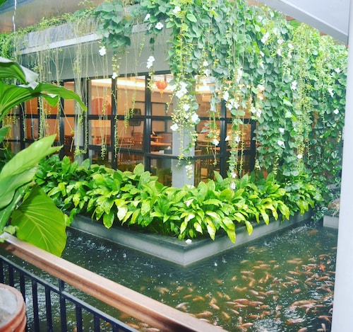 Grand Laguna Hotel & Villa