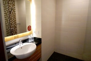 Chambre Double Supérieure | Lavabo de la salle de bain