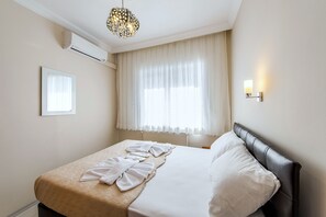 Deluxe Apartment, 2 Bedrooms | 2 bedrooms, premium bedding, desk, iron/ironing board - Efe Apart Hotel (Istanbul)
