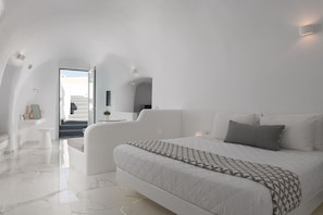 Superior Cave Suite | In-room safe, soundproofing, iron/ironing board, free WiFi - White Concept Caves (Santorini)