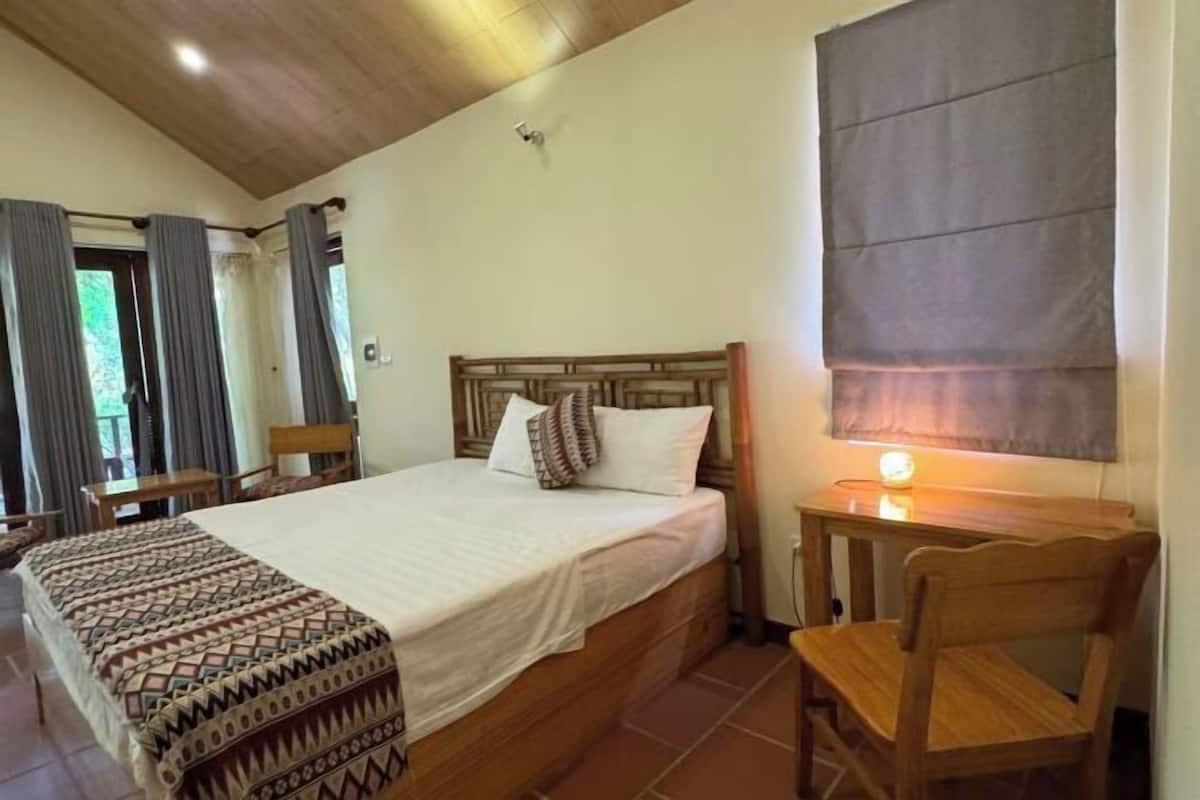 Pillowtop beds, minibar, free WiFi, bed sheets