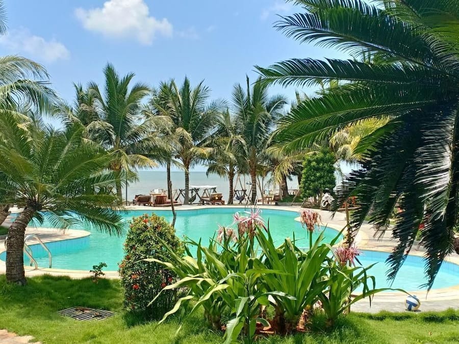 Außenpool, Liegestühle