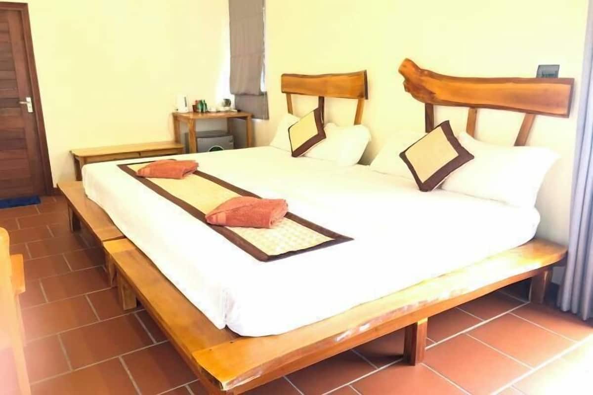 Pillow-top beds, minibar, free WiFi, bed sheets