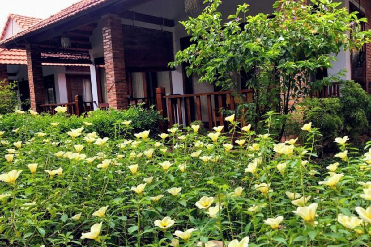 Standard Bungalow with Garden View