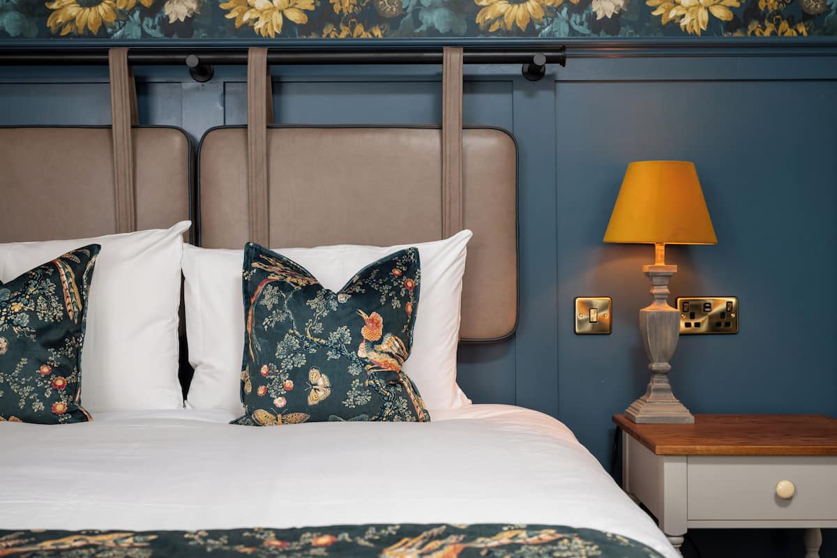 Desk, blackout drapes, free WiFi, bed sheets