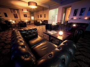 Lobby sitting area - The Esplanade Hotel by Compass Hospitality (Paignton)