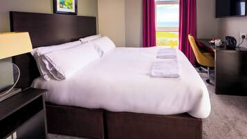 Double Room with View | Individually decorated, individually furnished, iron/ironing board