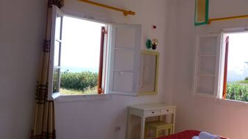 Apartment, Sea View | Soundproofing, free cribs/infant beds, free WiFi, bed sheets