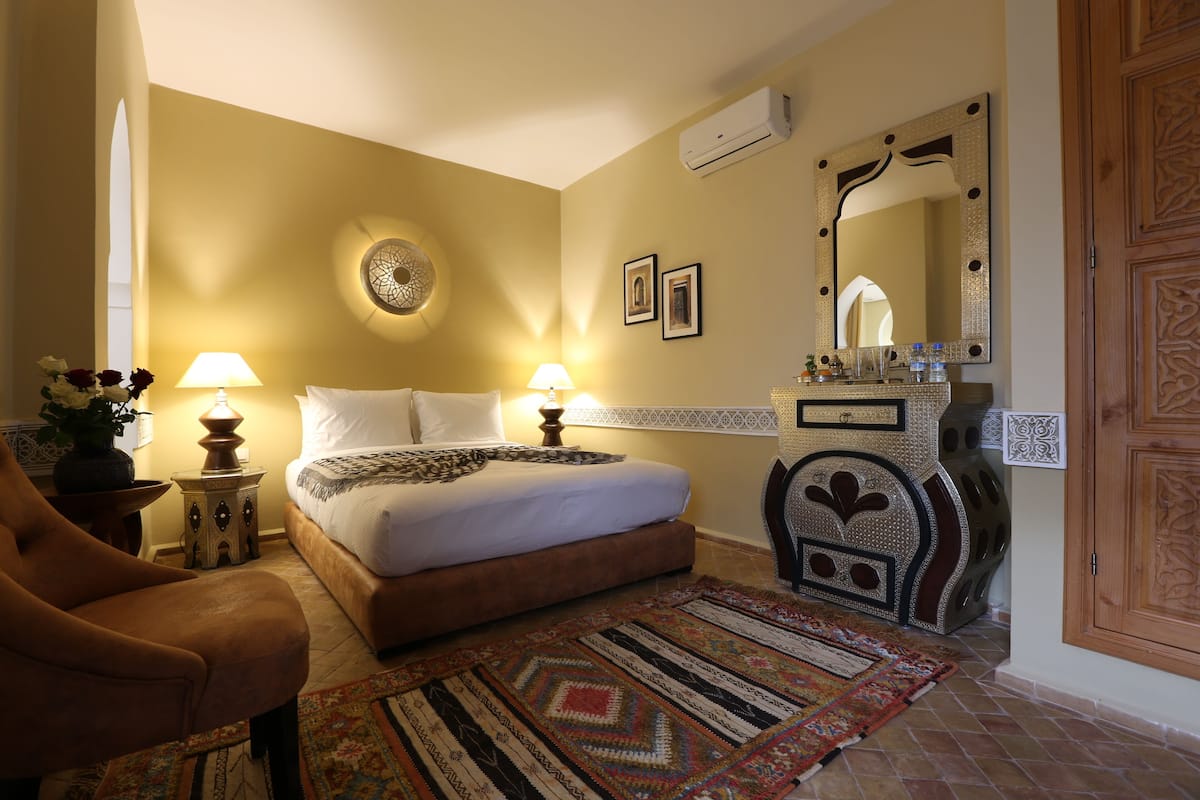 Elite Room