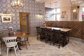 Bar (on property) - Royal Hotel By Greene King Inns (Scunthorpe)